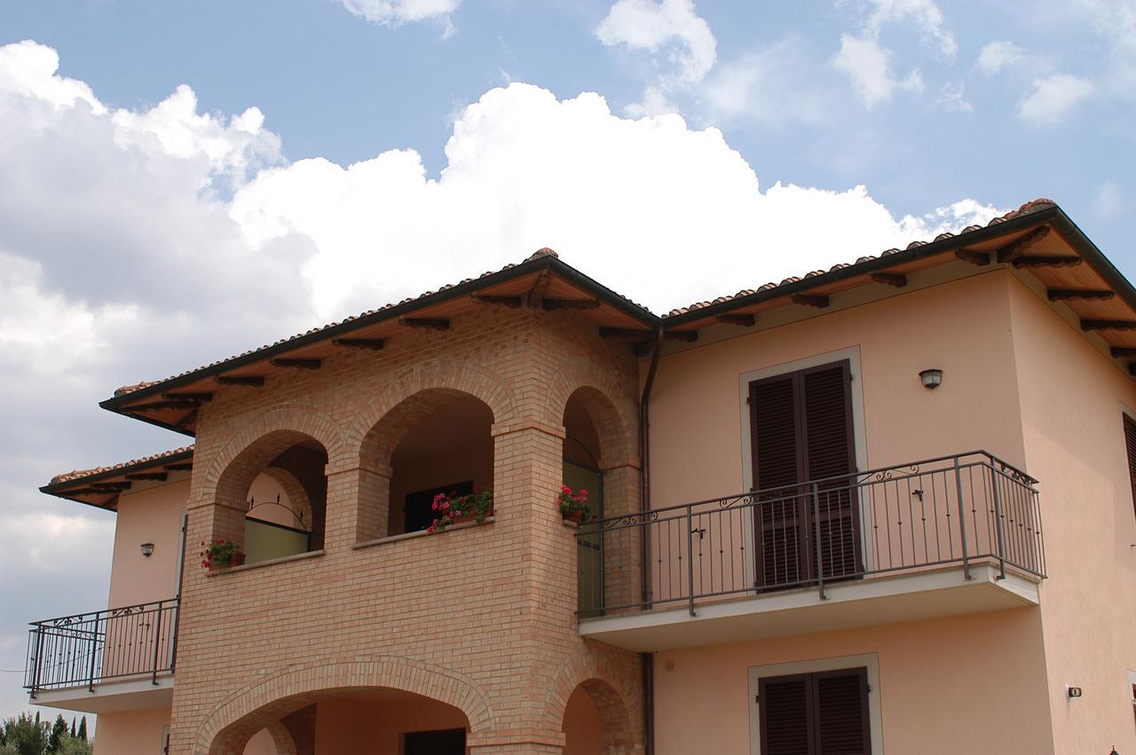 B&B Il Girasole - Rooms & House In Country - 1500 Meters From Historic Center Montepulciano Stazione Buitenkant foto